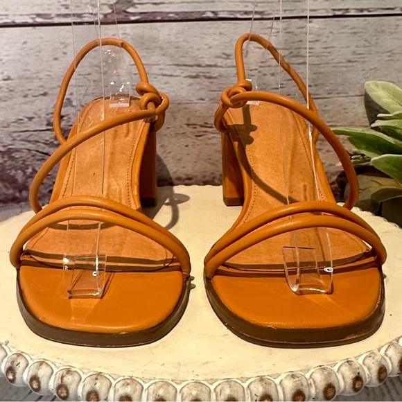 Urban Outfitters UO FIONA STRAPPY SANDAL IN NEUTRAL Tan Cognac Size 9 - Picture 4 of 10